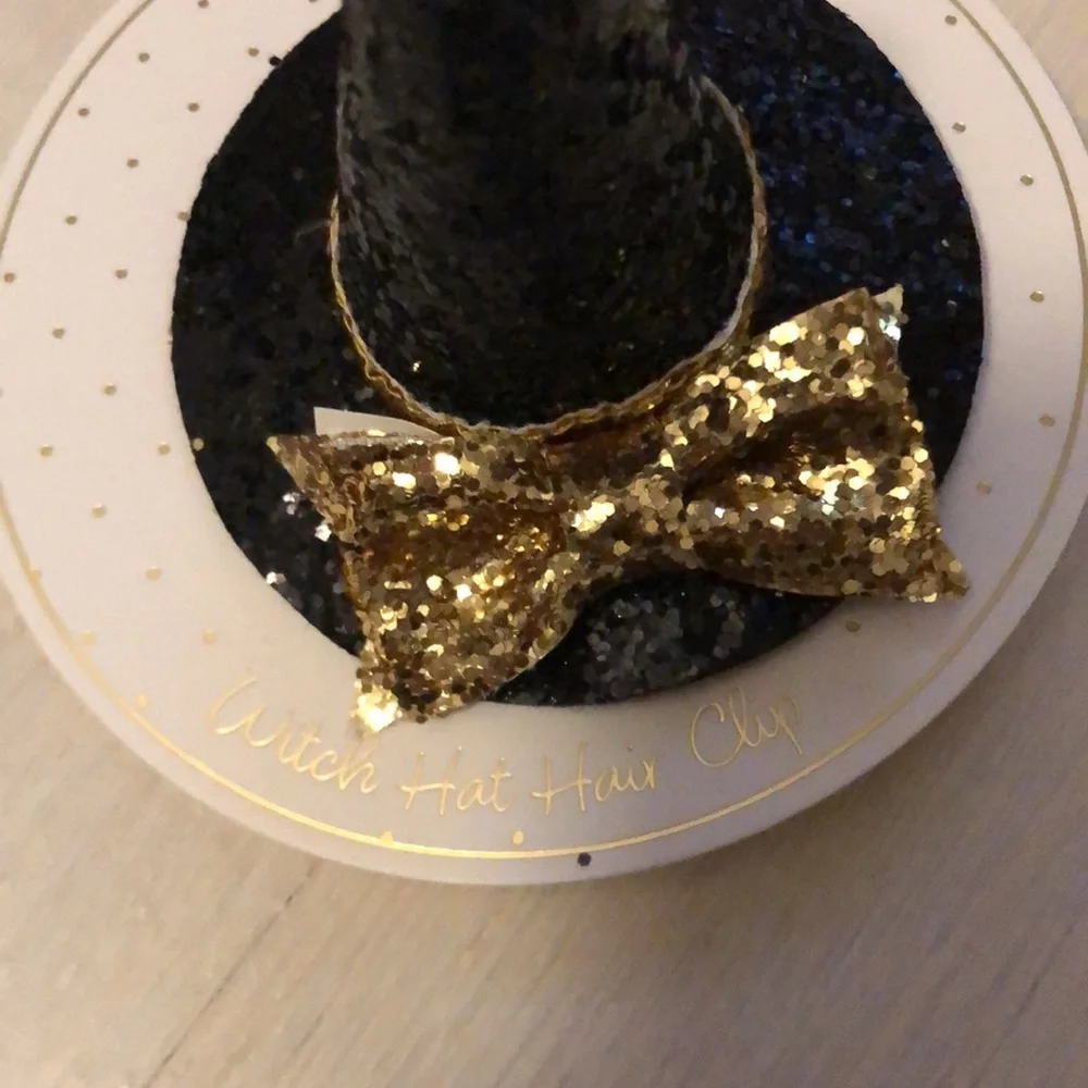 Mud pie witch hat gold clip NWT